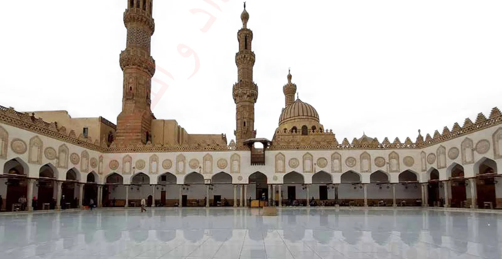 الصورة (9): الجامع الأزهر في القاهرة.