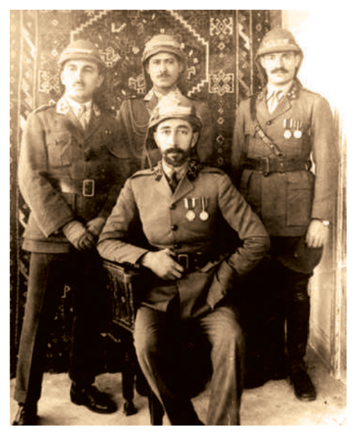 الشكل (١-٦): الأمير فيصل مع الأحرار العرب.